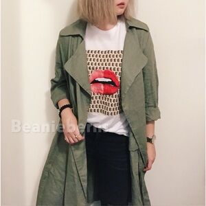 Ellandemm EE Monogram Lip Tee Graphic T-shirt White Size M